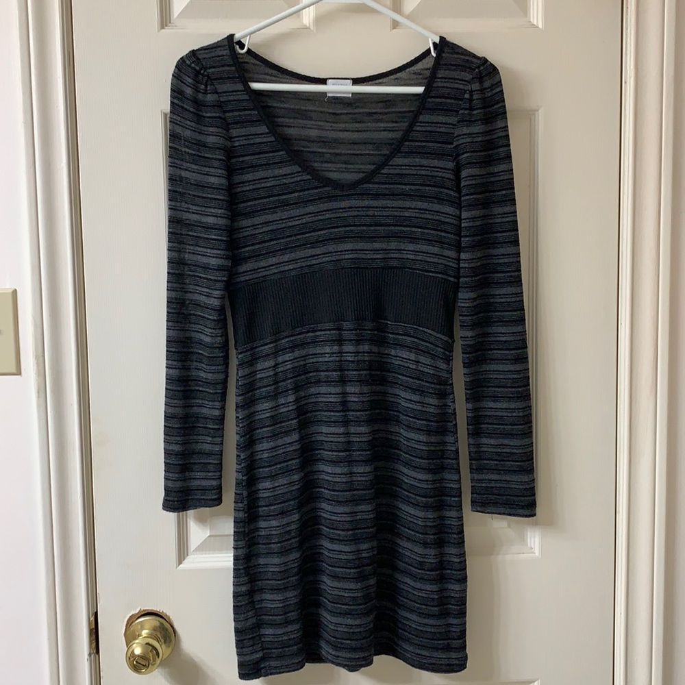 🌷3 for $25🌷Suzy Shier, US S, Black & Grey Thin Striped Long Sleeved Knit Dress